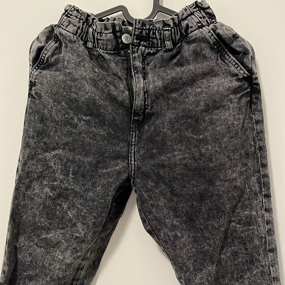 H & M, - Picture 3 of 3